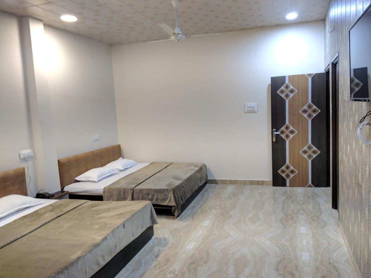 Mye Home Stay - Near Golden Temple 암리차르 외부 사진